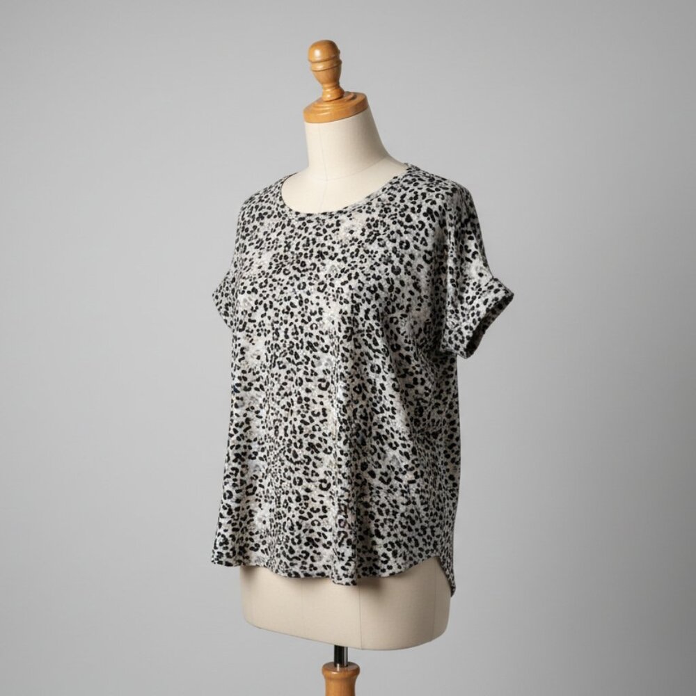 Women's Black & White Animal Print Short Sleeve Shirt Size M/L